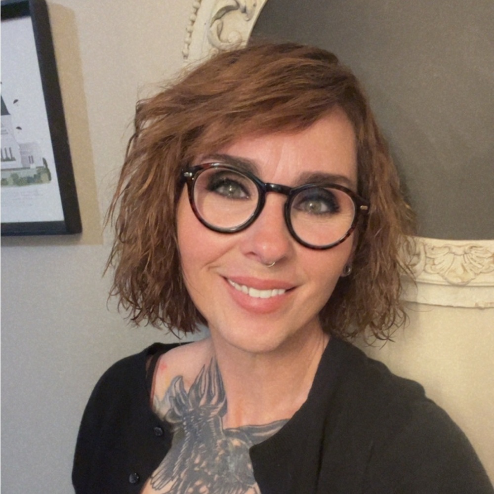 Meet your Posher, Roxanne